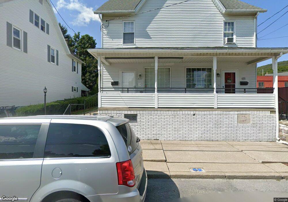 227 E Main St, Pen Argyl, PA 18072 - photo 1