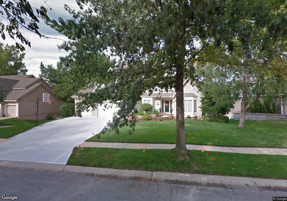 7630 Oakview Ln, Shawnee, KS 66216 - photo 1