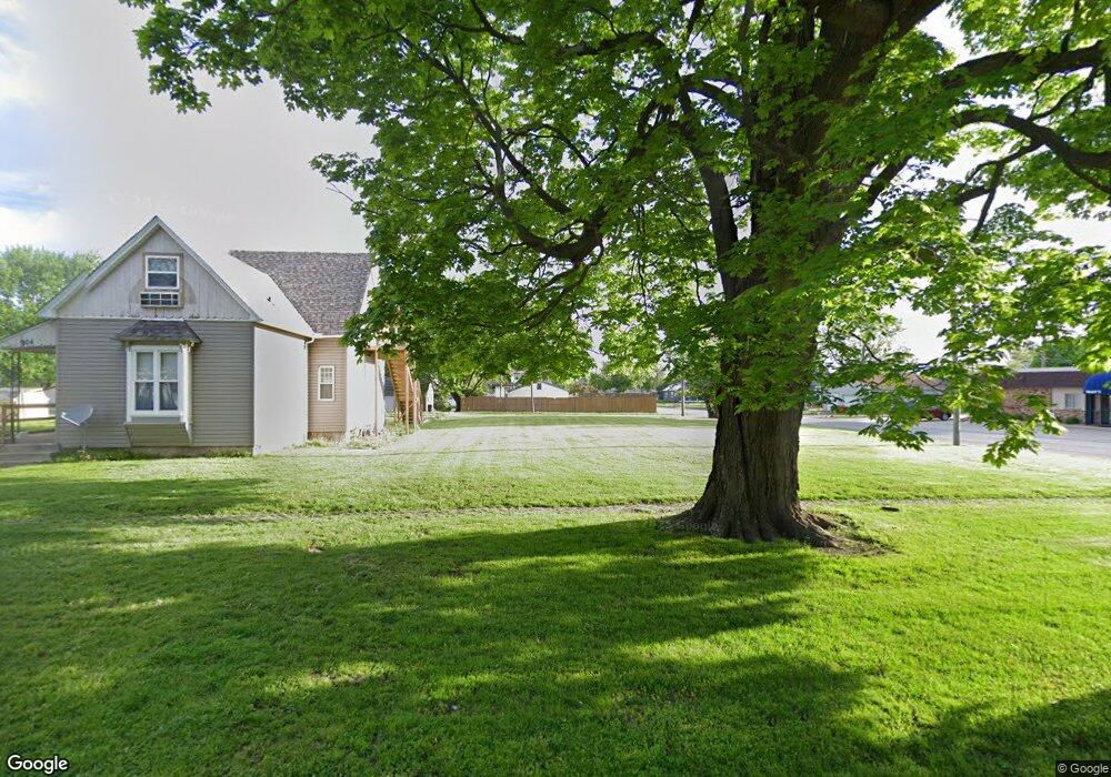 900 Broadway Ave, Mattoon, IL 61938 - photo 1