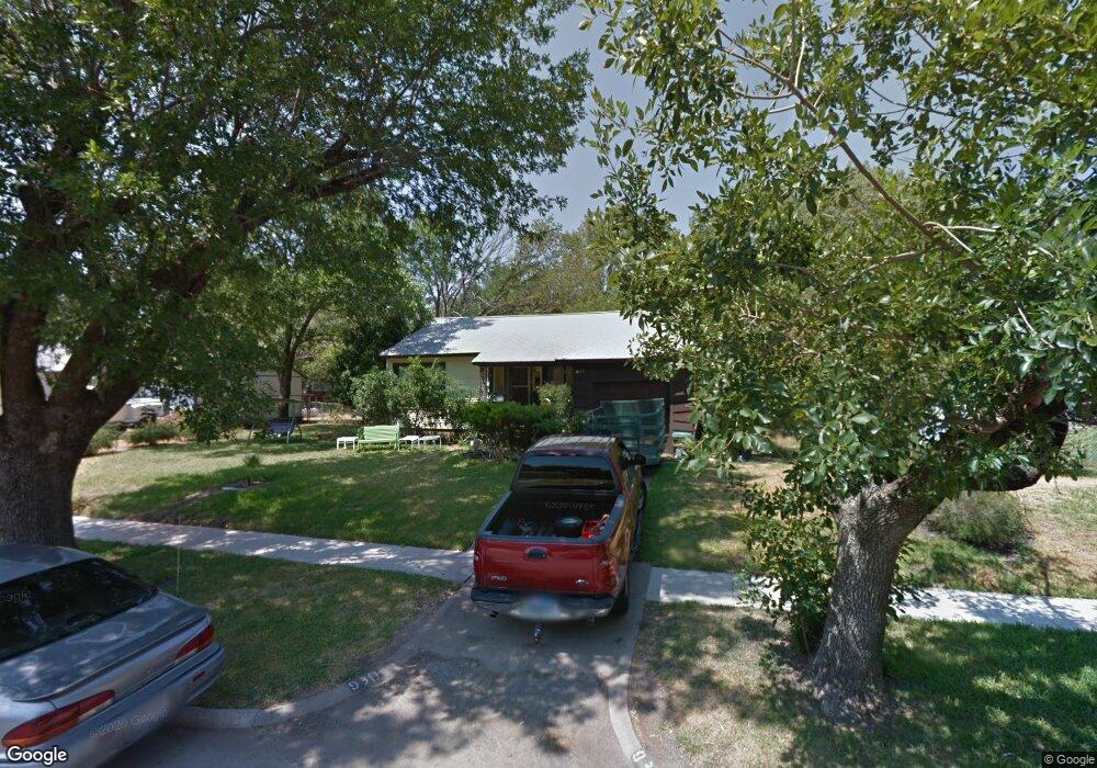930 SW 5th St, Grand Prairie, TX 75051 - photo 1