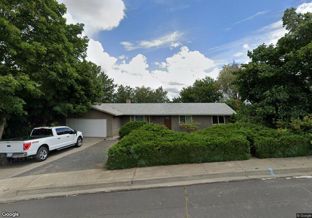 924 SE 1st St, Pendleton, OR 97801 - photo 1