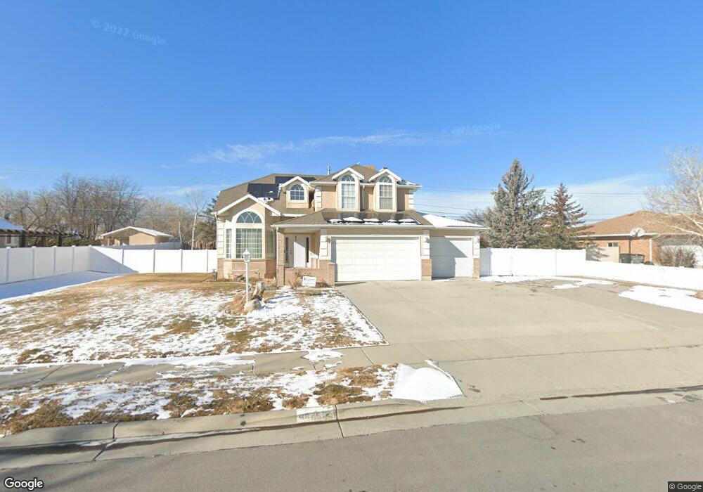 9848 S Dove Bend Cir, South Jordan, UT 84095 - photo 1