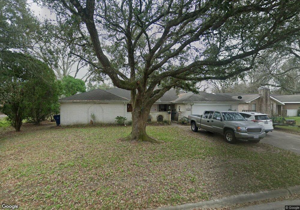 1719 Alta Vista Dr, Alvin, TX 77511 - photo 1