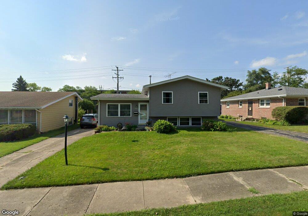 2621 W Grove Ave, Waukegan, IL 60085 - photo 1