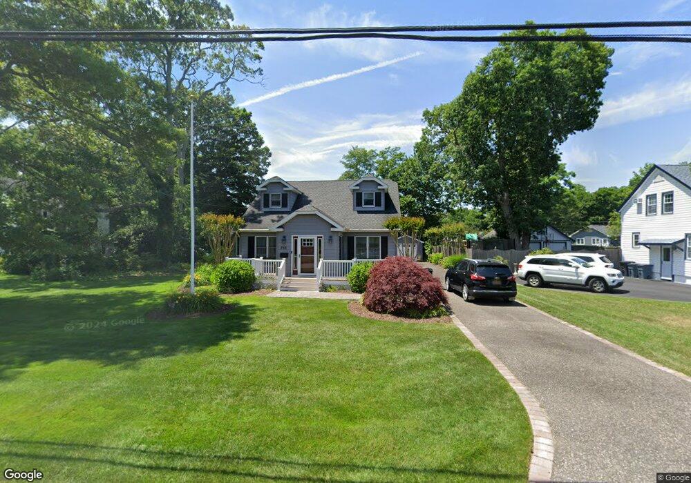 248 Mcconnell Ave, Bayport, NY 11705 - photo 1