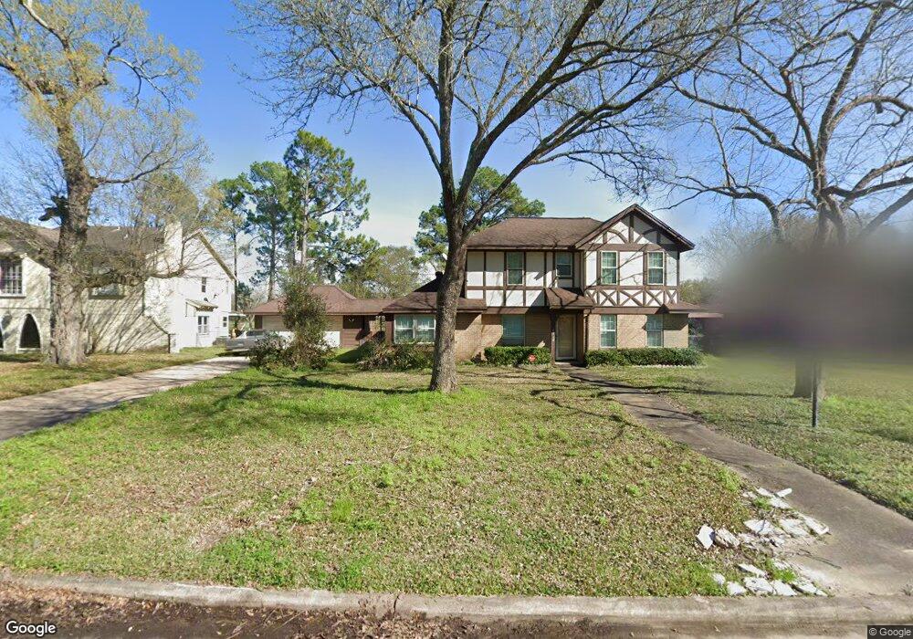 5310 Winding Way Dr, Houston, TX 77091 - photo 1