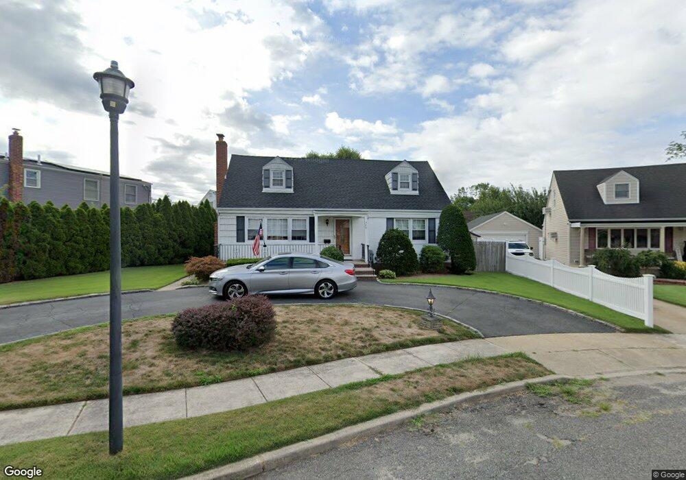 306 Claflin Ct, Franklin Square, NY 11010 - photo 1