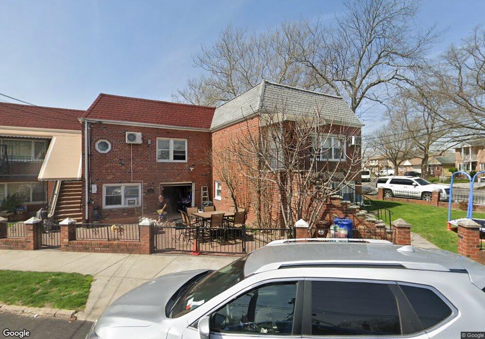 2032 160th St, Whitestone, NY 11357 - photo 1