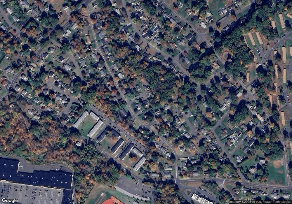 11 Lorann Cir, Naugatuck, CT 06770 - photo 1