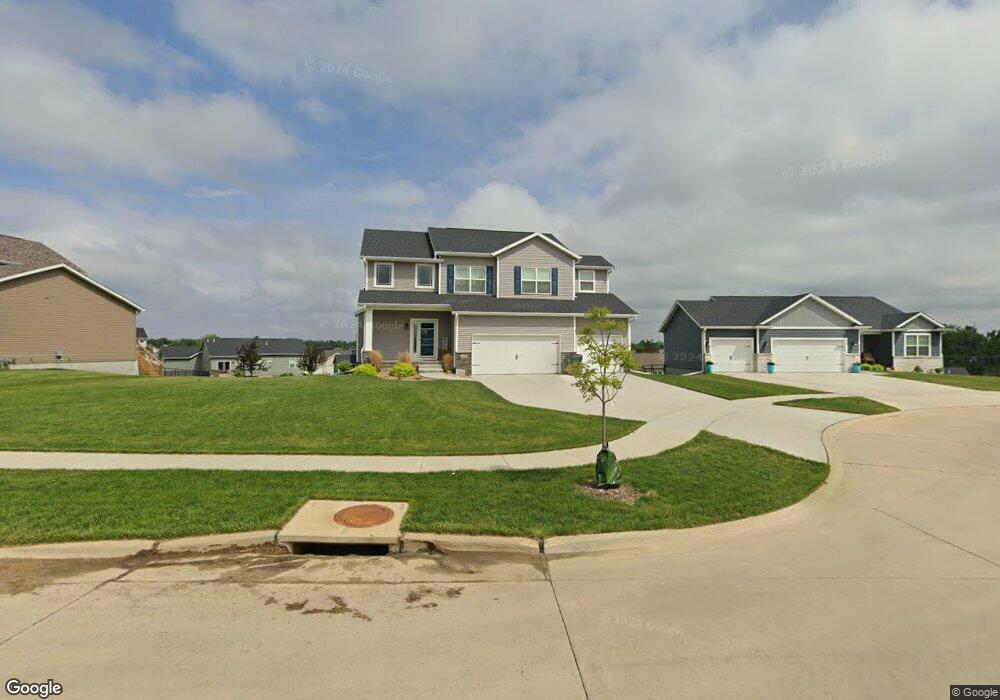 1822 Wycliffe Ct SW, Cedar Rapids, IA 52404 - photo 1