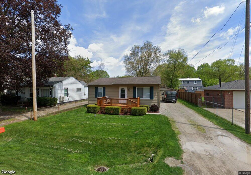 2087 Algonac Dr, Flint, MI 48532 - photo 1