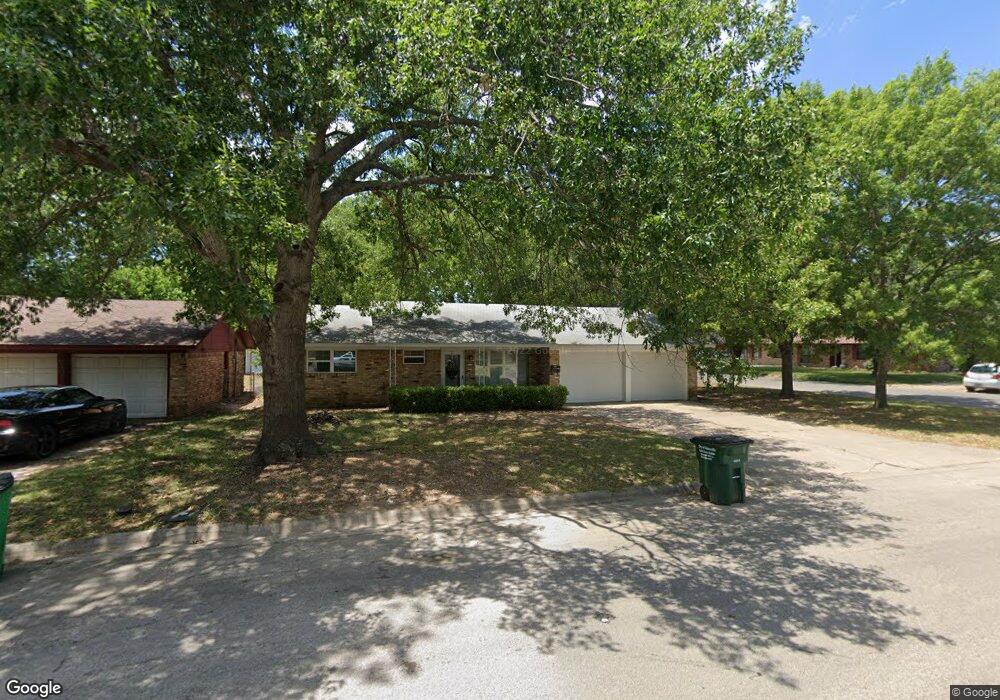 1115 Rosedale Dr, Gainesville, TX 76240 - photo 1