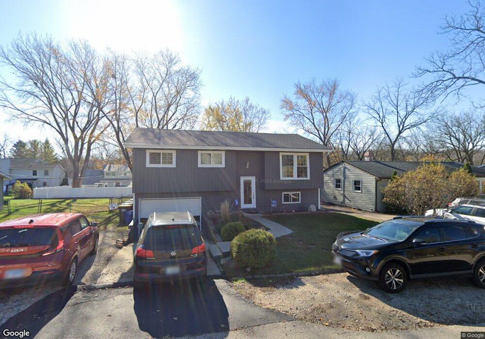 819 Jessie Rd, Lake In the Hills, IL 60156 - photo 1