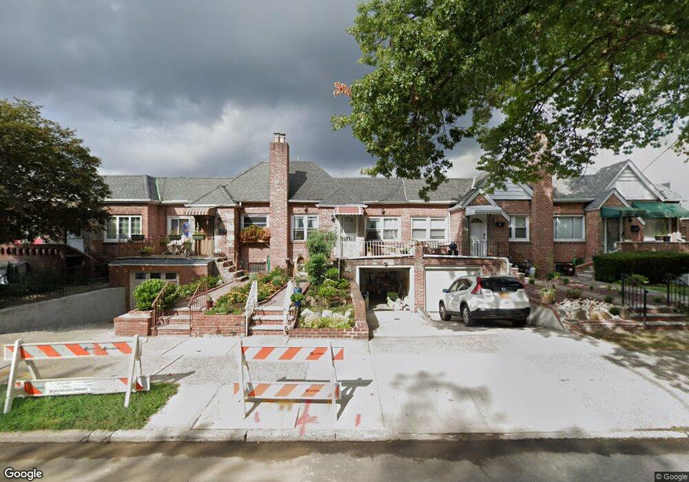 4542 Utopia Pkwy, Flushing, NY 11358 - photo 1