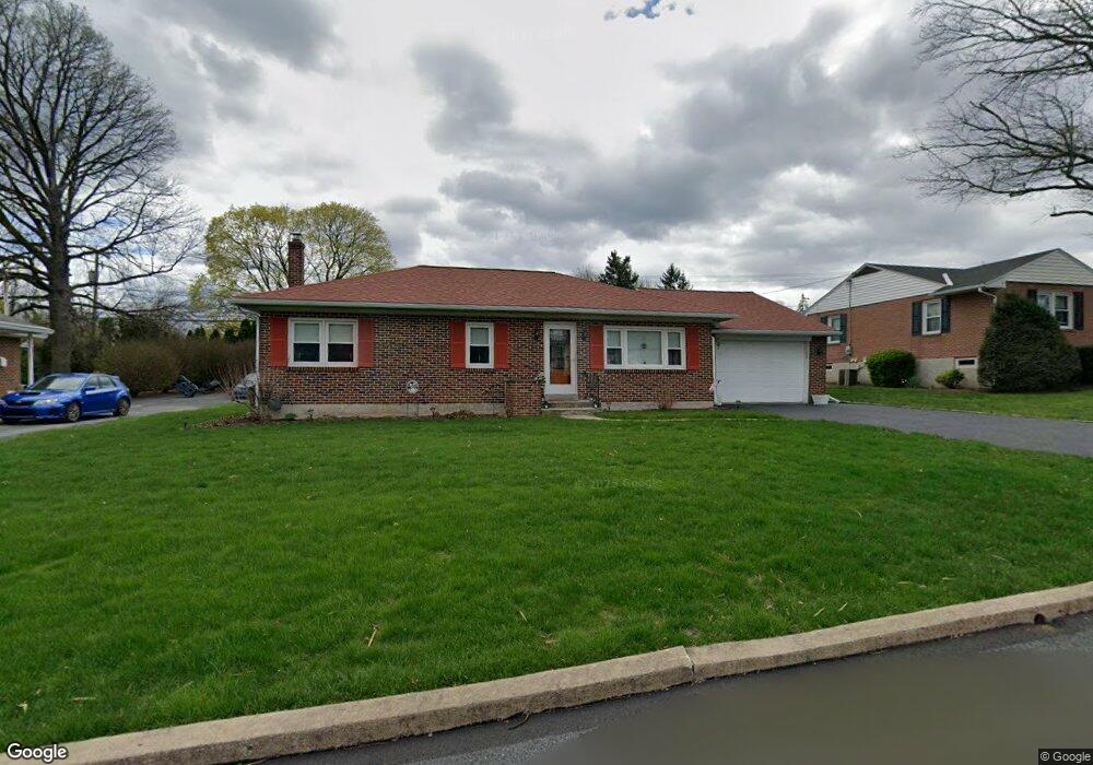 828 Whitner Rd, Reading, PA 19605 - photo 1