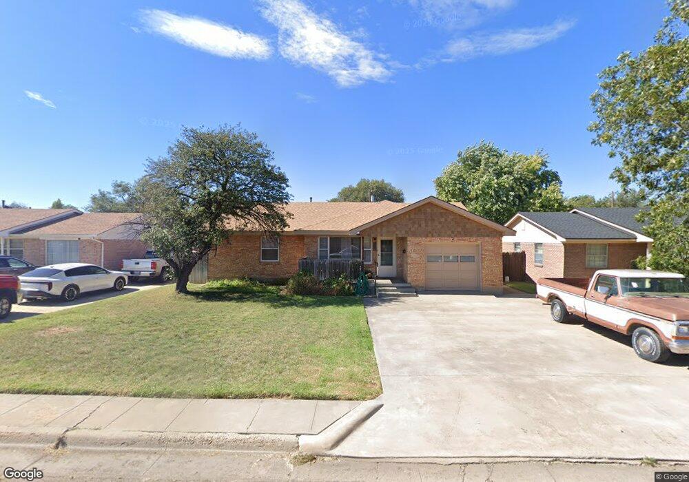 207 Spruce Ave, Dumas, TX 79029 - photo 1