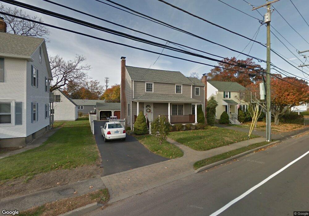 210 Oldfield Rd, Fairfield, CT 06824 - photo 1