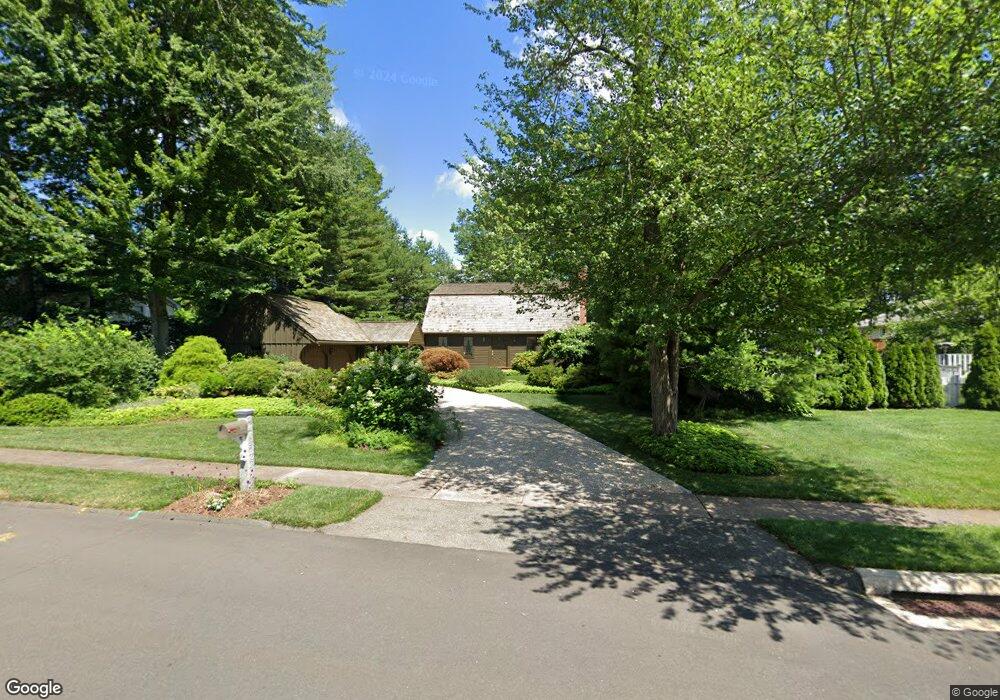 300 Pine Ln, Wethersfield, CT 06109 - photo 1