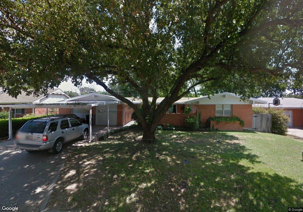 1724 Winchester St, Ardmore, OK 73401 - photo 1