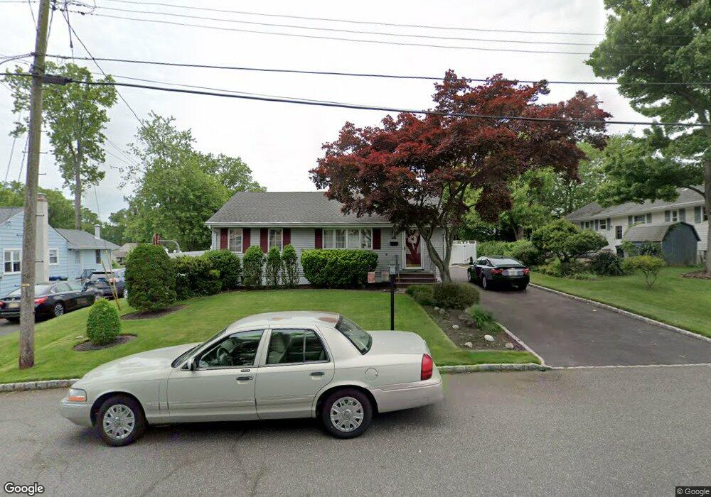 9 Schmidt Ln, Clark, NJ 07066 - photo 1