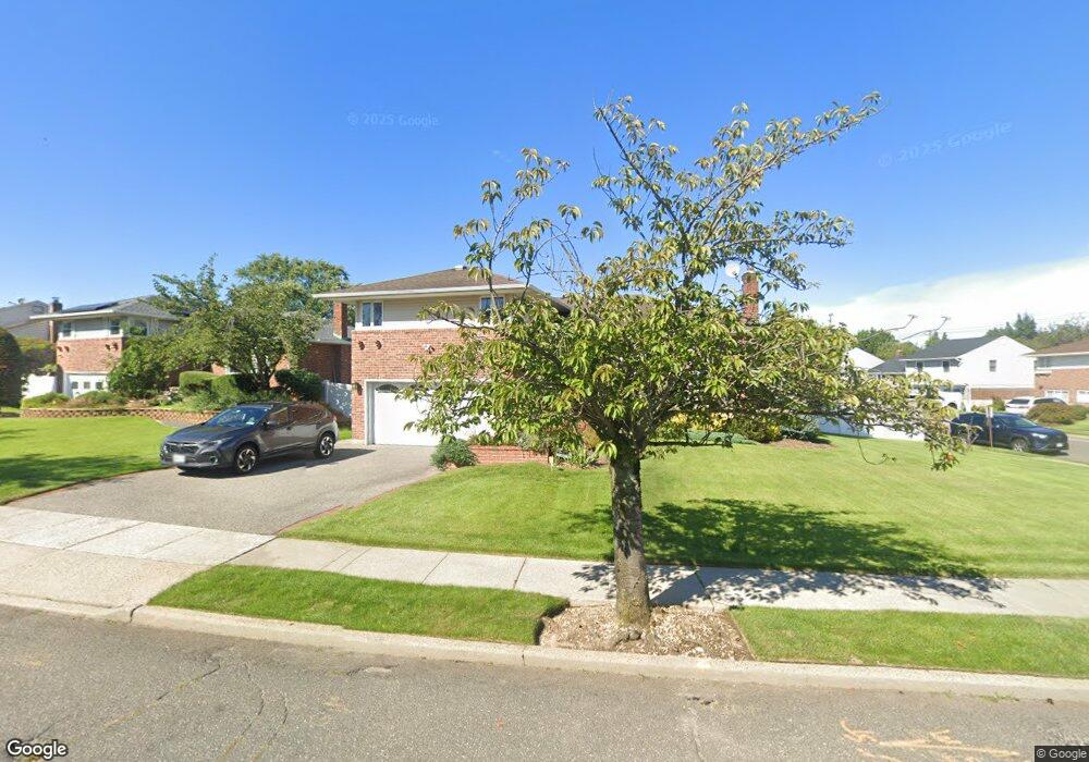 109 Belmont Cir, Syosset, NY 11791 - photo 1