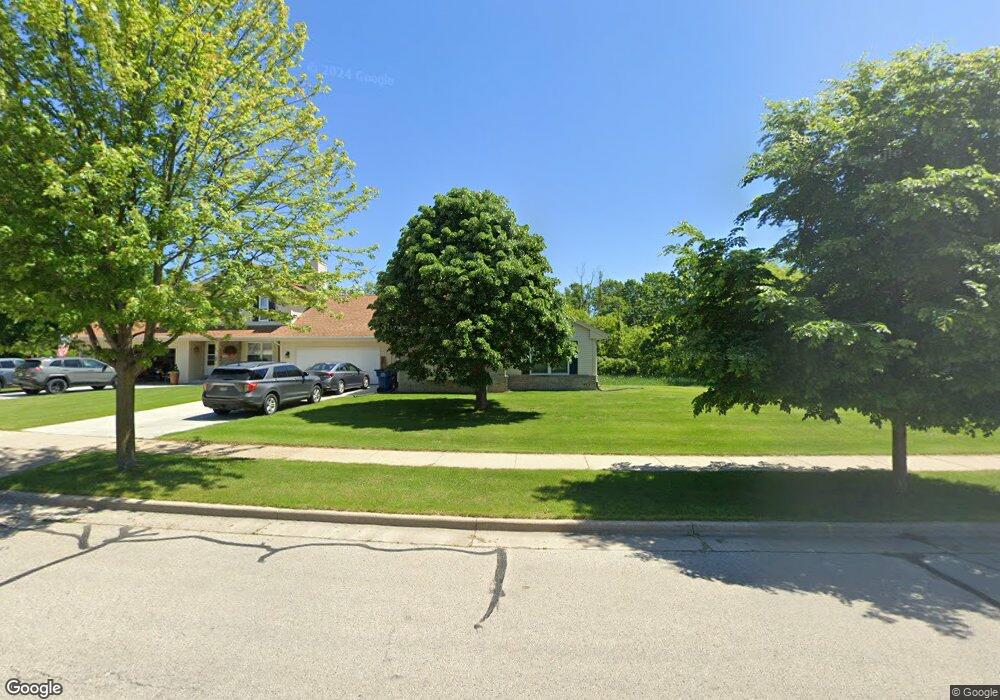 612 Ellys Way unit 618, Slinger, WI 53086 - photo 1