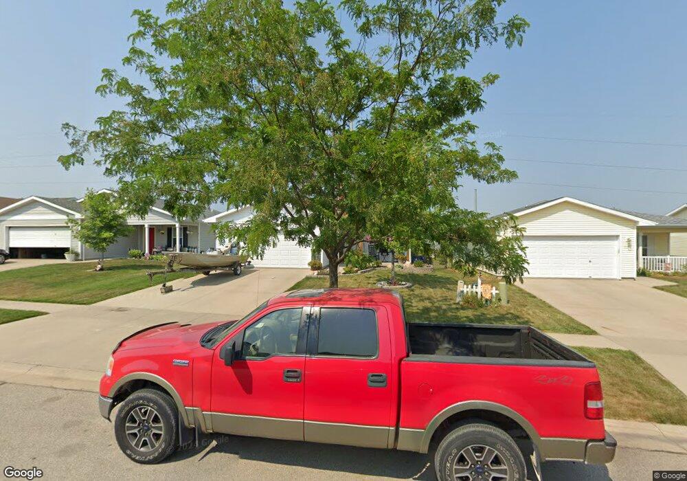 521 Moose Dr NW, Cedar Rapids, IA 52405 - photo 1