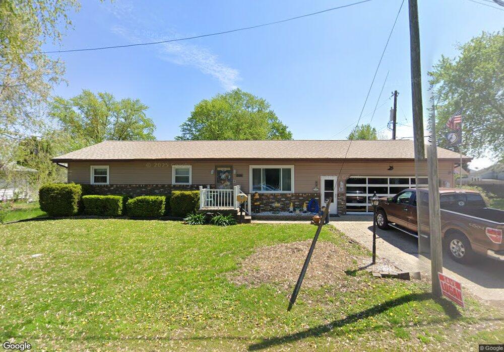 220 Border St, Lincoln, IL 62656 - photo 1