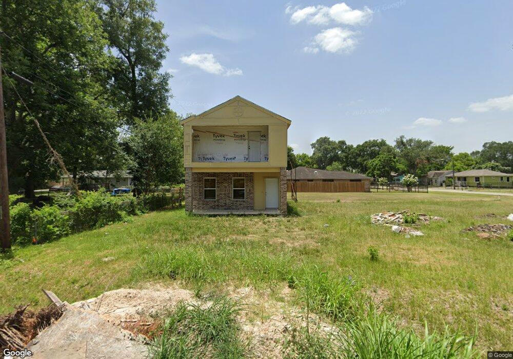 1007 Saint Clair St, Houston, TX 77088 - photo 1