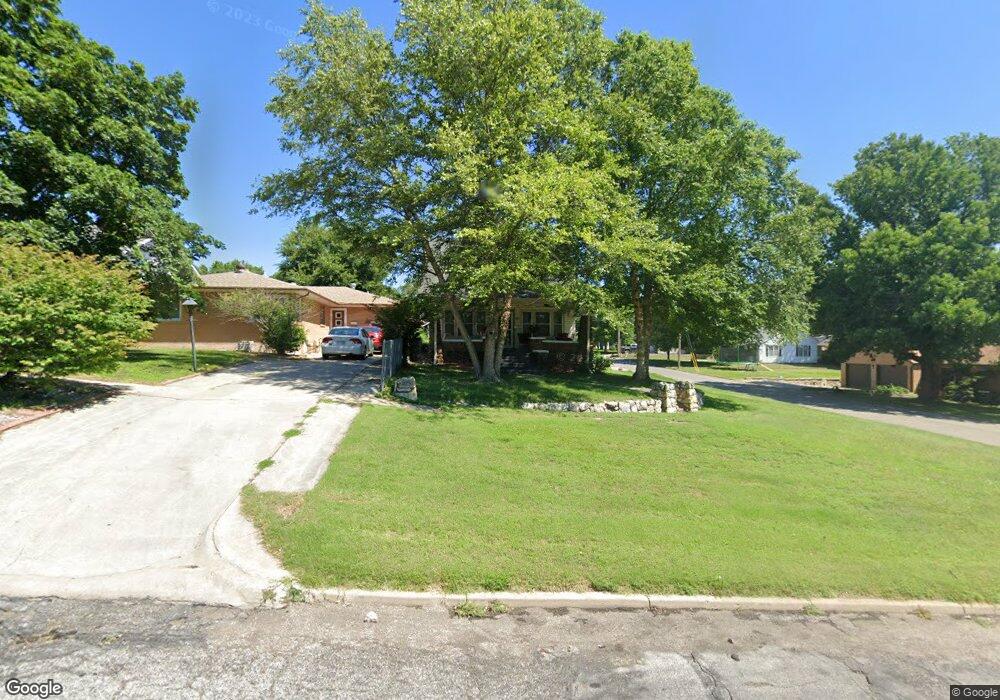 701 W 8th St, Concordia, KS 66901 - photo 1