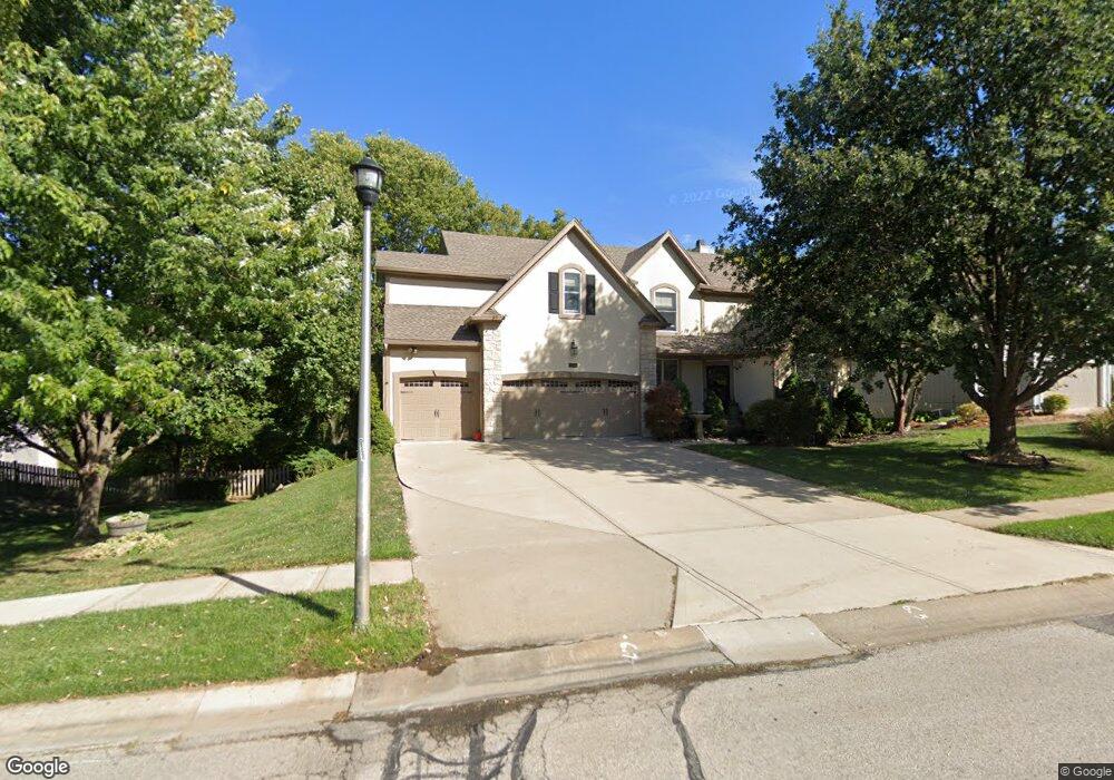 6925 Charlotte St, Shawnee, KS 66216 - photo 1