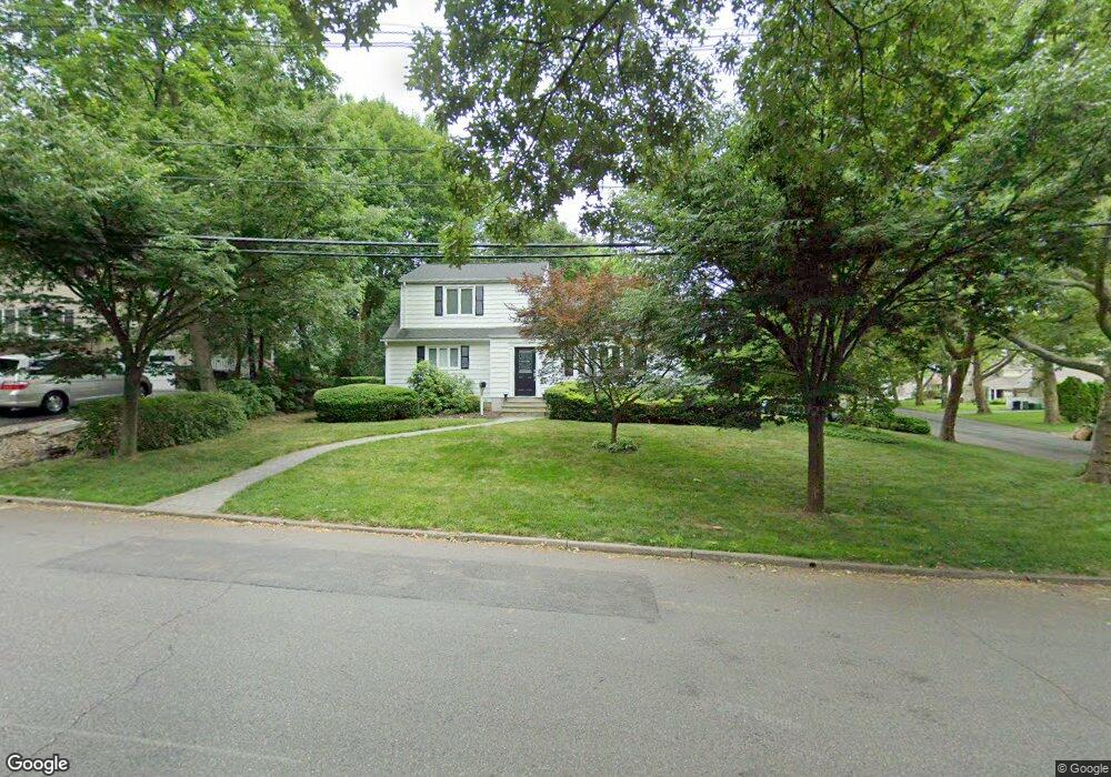 76 Circle Dr, Paramus, NJ 07652 - photo 1