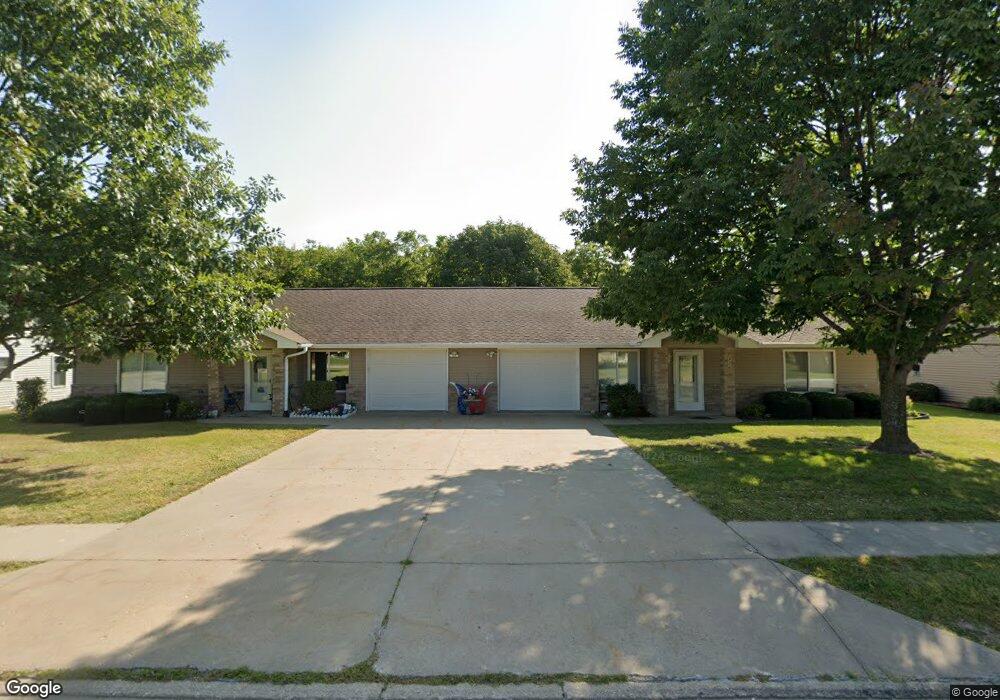 816 Colonial Ave, Columbus Junction, IA 52738 - photo 1