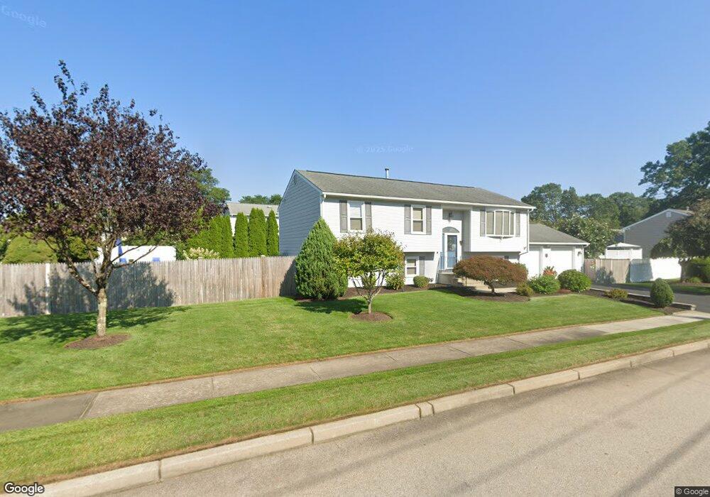 93 Wilde Field Dr, Warwick, RI 02889 - photo 1