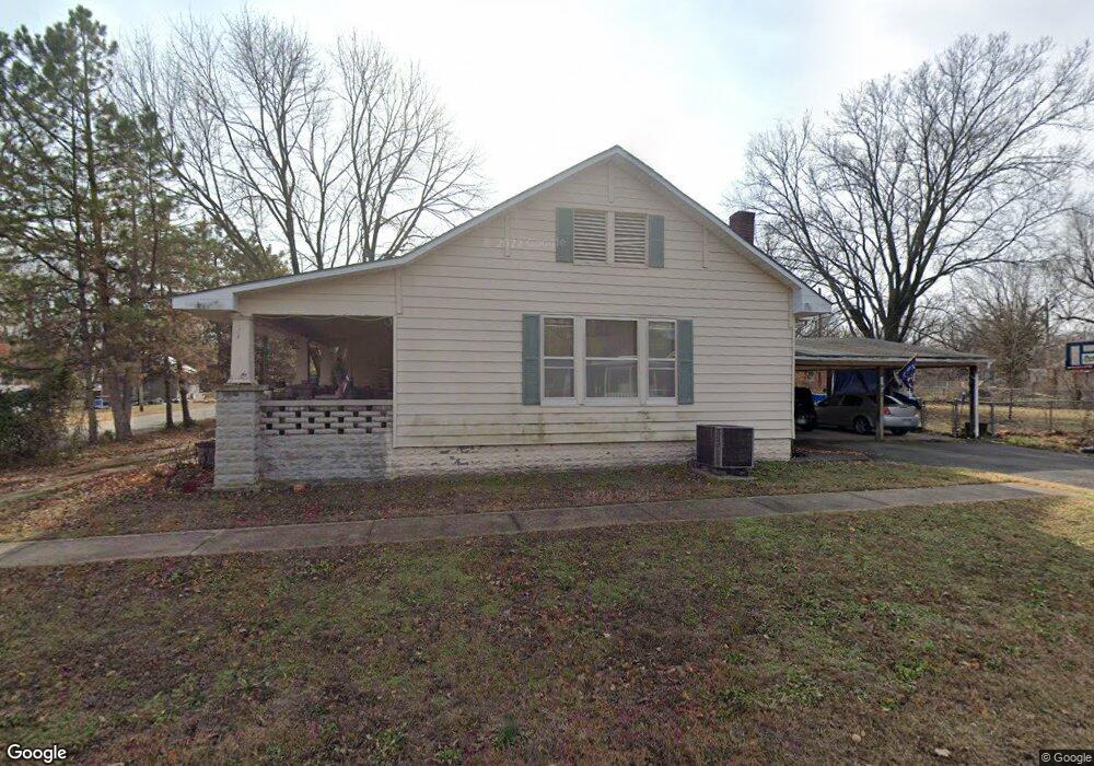 2004 Oak Ave, Parsons, KS 67357 - photo 1