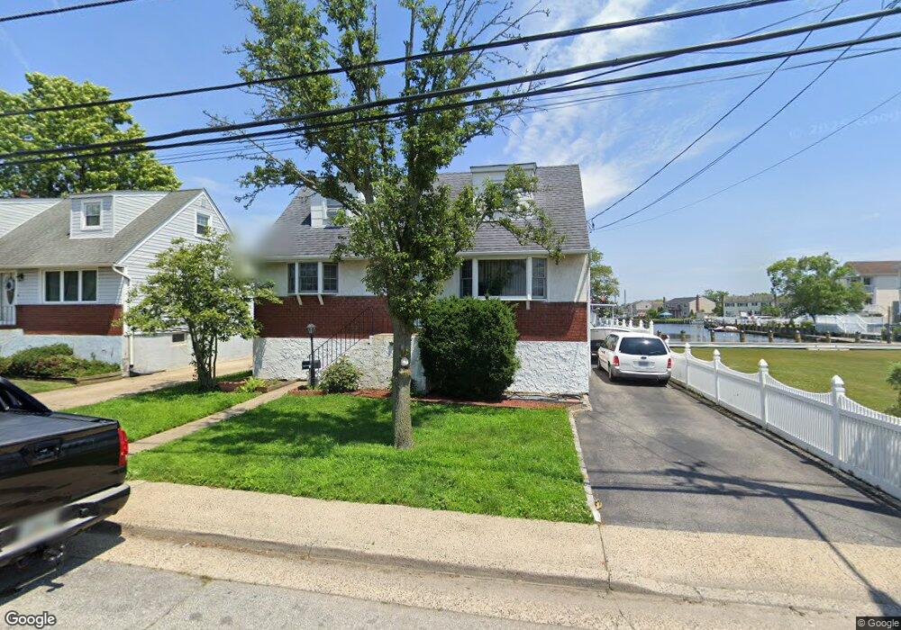 123 Sportsmans Ave, Freeport, NY 11520 - photo 1