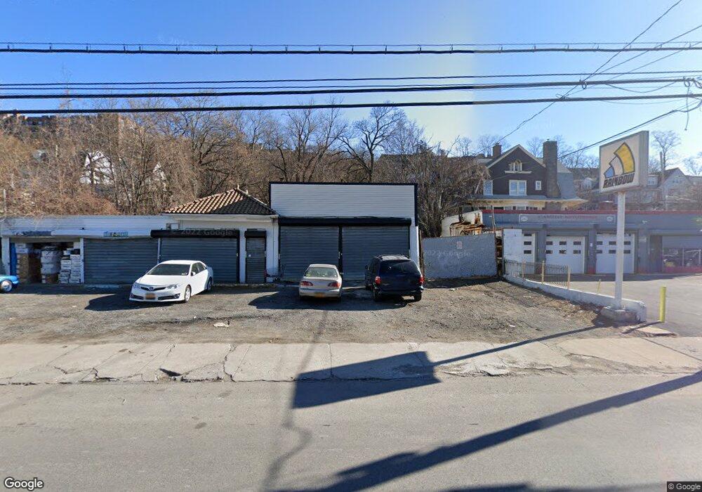290 Warburton Ave, Yonkers, NY 10701 - photo 1