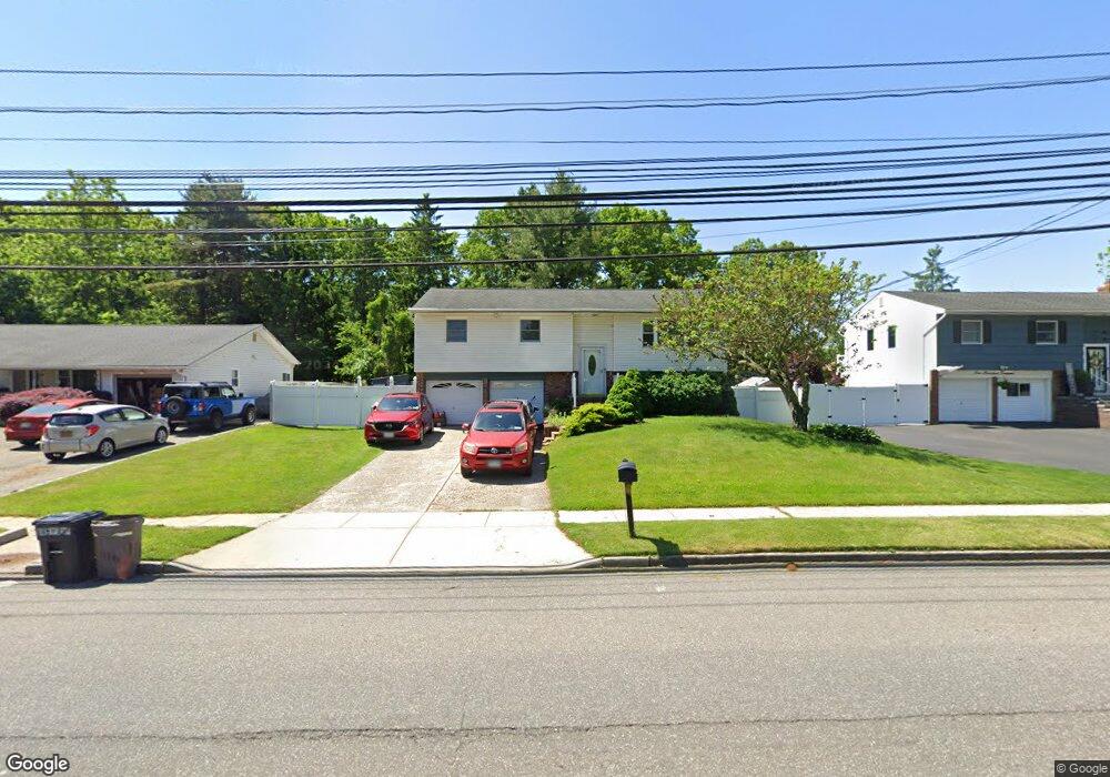 116 New Hwy, ComMacK, NY 11725 - photo 1
