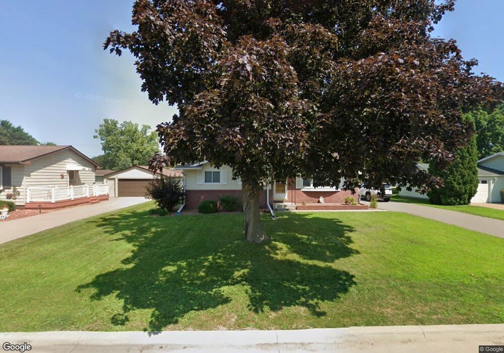 803 Birch St, La Crescent, MN 55947 - photo 1