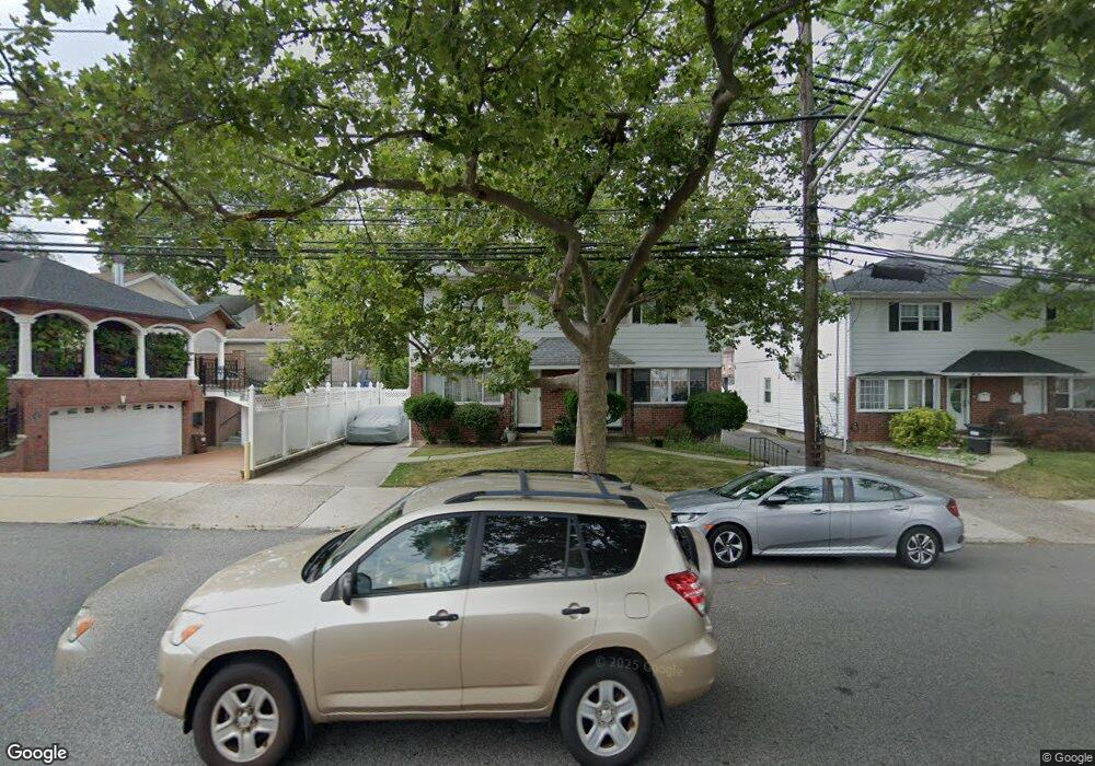 57-54 Little Neck Pkwy, Little Neck, NY 11362 - photo 1