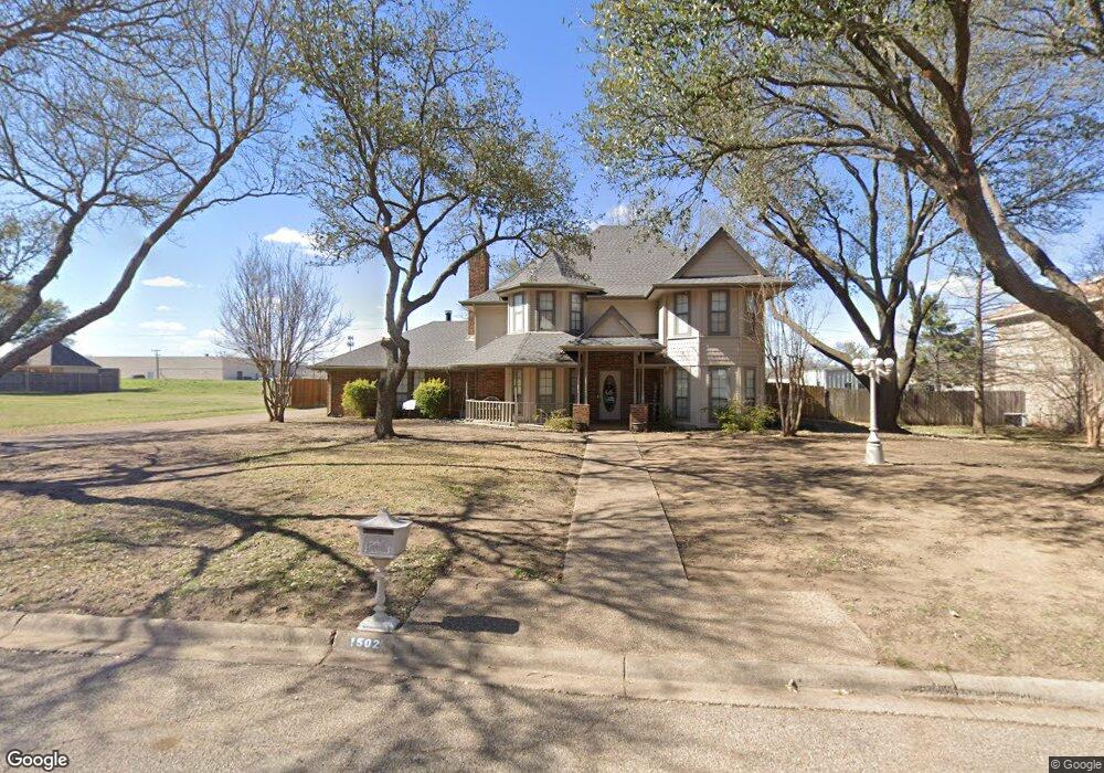1502 Stonegate Dr, Cleburne, TX 76033 - photo 1