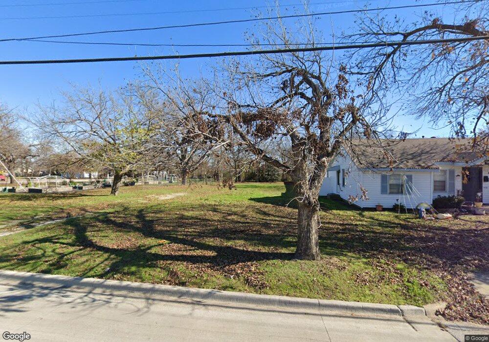 434 SW 3rd St, Grand Prairie, TX 75051 - photo 1