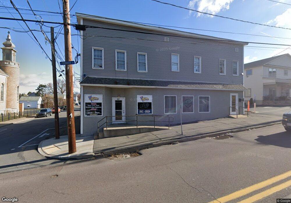 529 E Drinker St unit 2, Dunmore, PA 18512 - photo 1