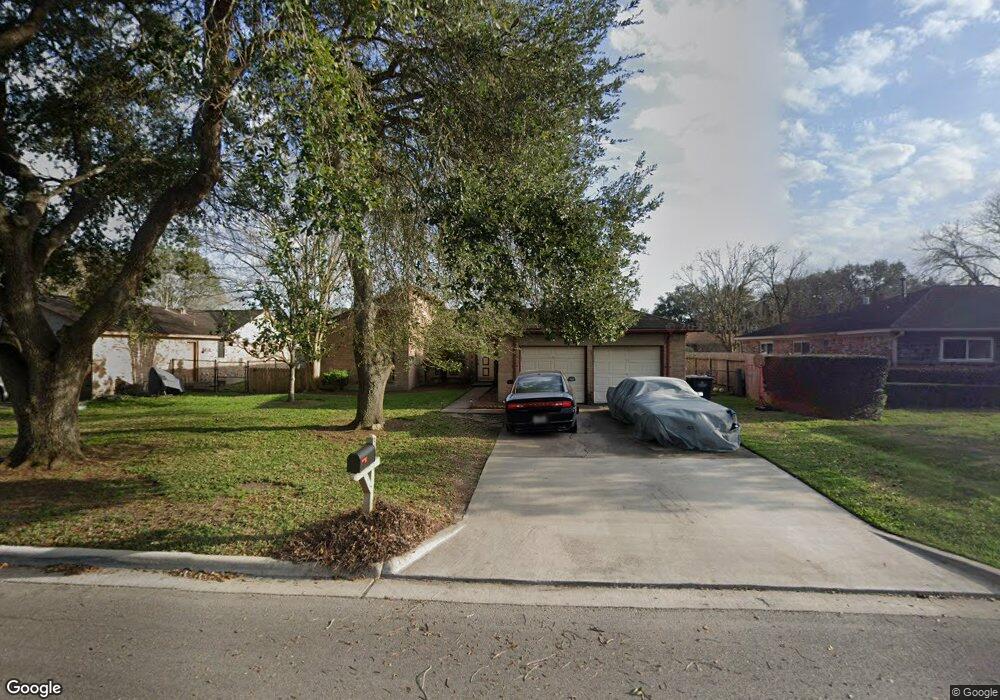 326 Coventry Ln, Alvin, TX 77511 - photo 1