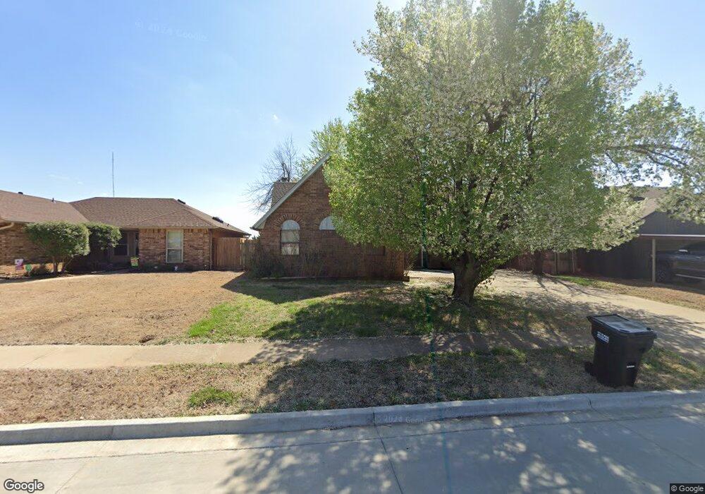 1424 NE 25th St, Moore, OK 73160 - photo 1