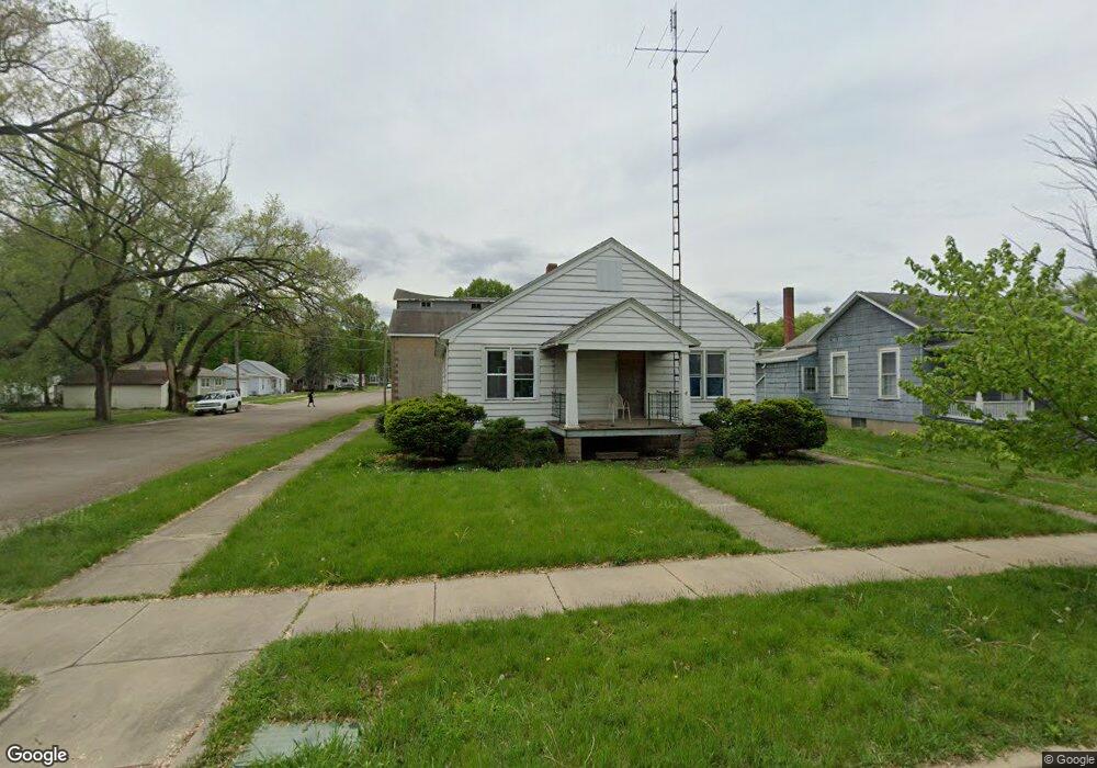 1027 Pulaski St, Lincoln, IL 62656 - photo 1