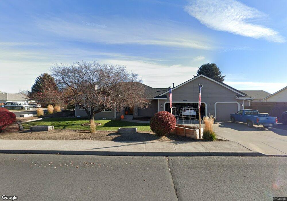 744 NW 21st Ct, Redmond, OR 97756 - photo 1