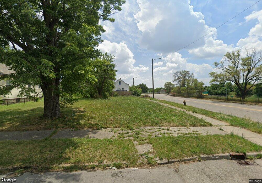 1960 Mcpherson St, HamtraMcK, MI 48212 - photo 1