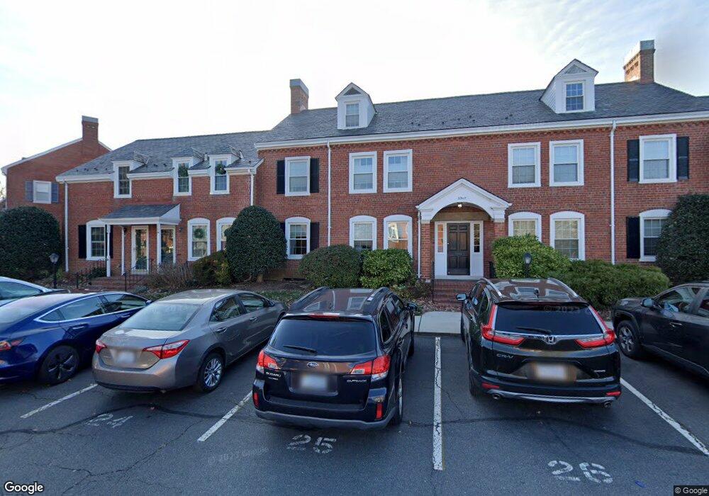 3345 S Wakefield St unit B, Arlington, VA 22206 - photo 1