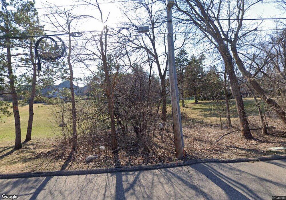 4692 4692 Highland Rd, Minnetonka, MN 55345 - photo 1